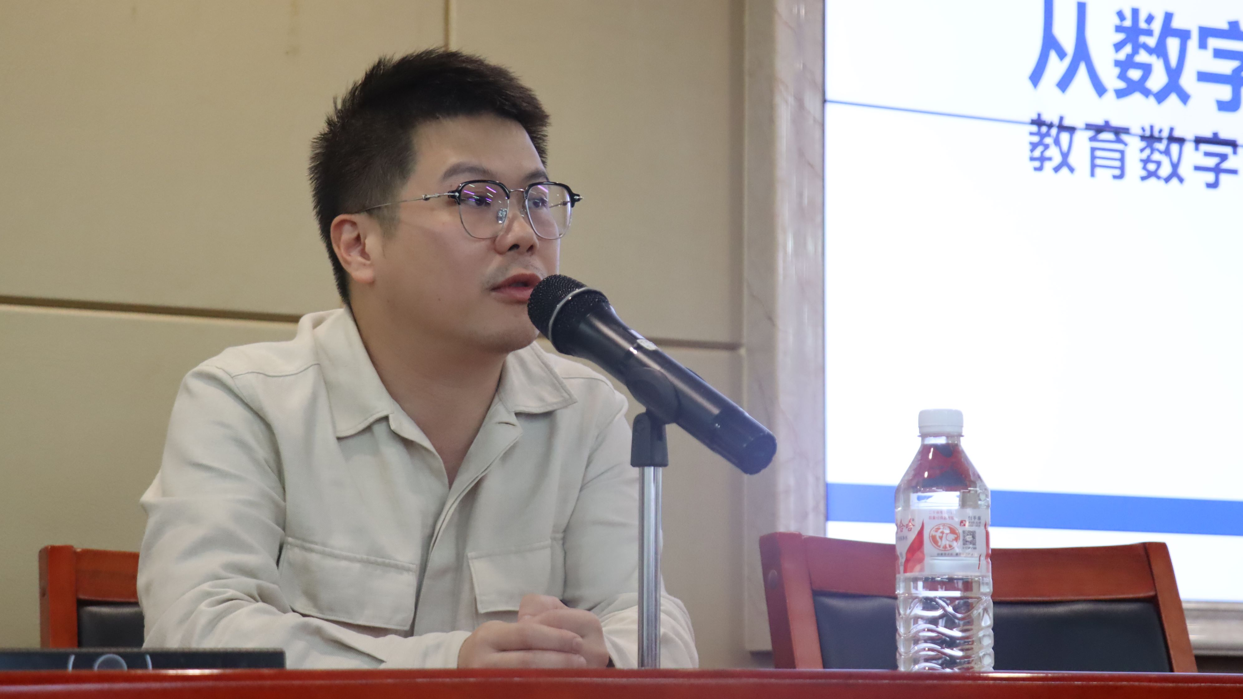 8e4b28f6335e444e9754a1bee76afcca.jpg 8e4b28f6335e444e9754a1bee76afcca.jpg